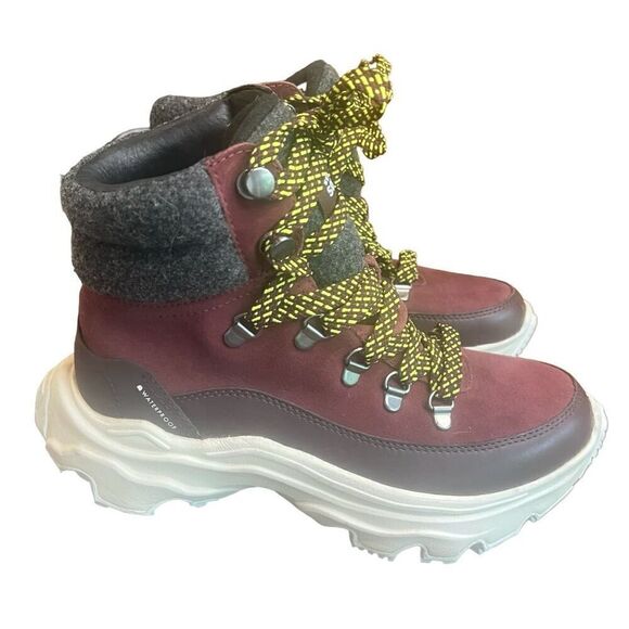 Sorel Kinetic Breakthru Conquest Waterproof Boot (Women) NWOB Size 7 1/2 - Picture 10 of 16